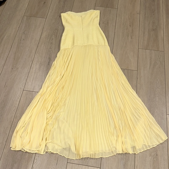 Alexis sunniva dress in yellow! NWT! Never worn, - Picture 3 of 6